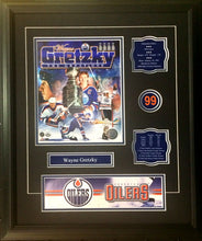 Load image into Gallery viewer, Wayne Gretzky - 2 Double Matted Photos with nameplate
