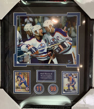 Load image into Gallery viewer, Wayne Gretzky - 2 Double Matted Photos with nameplate