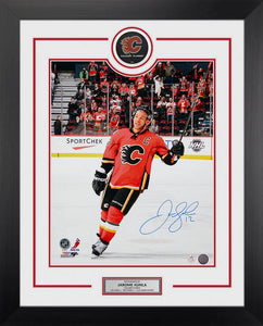 Jarome Iginla - Calgary Flames Signed 16" x 20" w/ puck