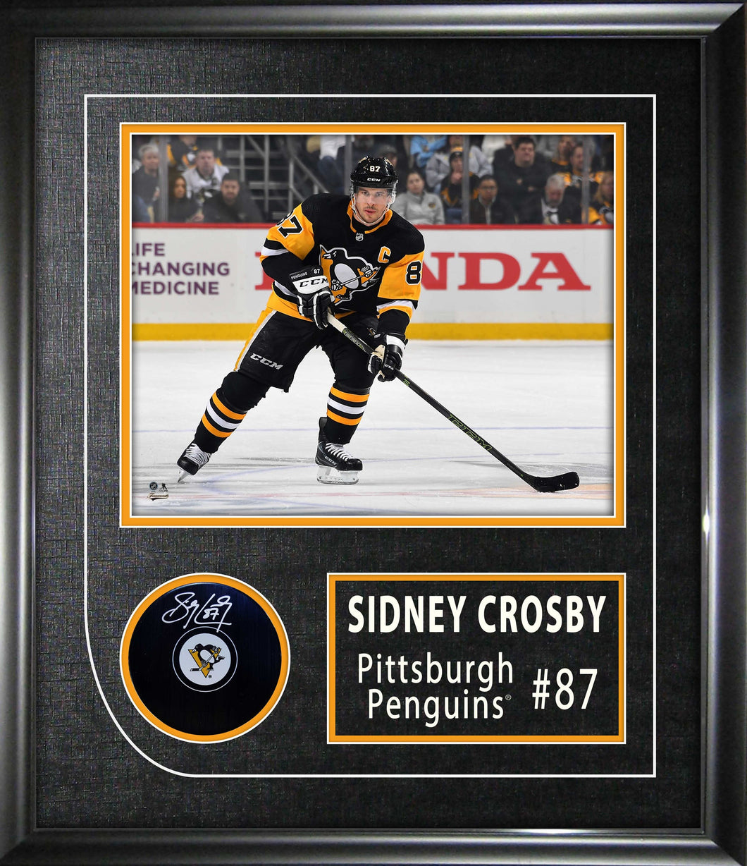 Sidney Crosby Signed Pittsburgh Penguins Puck Framed with 8x10 Photo