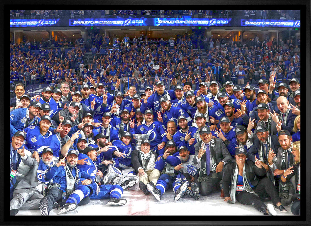 Tampa Bay Lightning Framed 20x29 2021 Stanley Cup Champion Team Photo Canvas