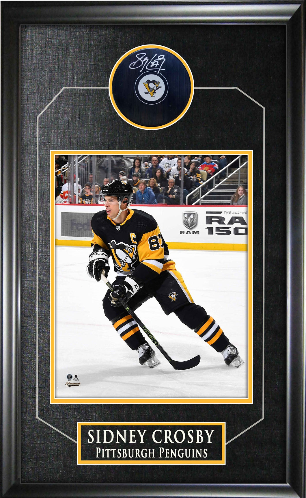 Sidney Crosby Signed Framed Pittsburgh Penguins Puck with 8x10 Photo
