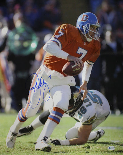 John Elway Autographed Denver Broncos 16×20 Photo